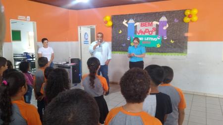 Começam as aulas nas redes: municipal e estadual